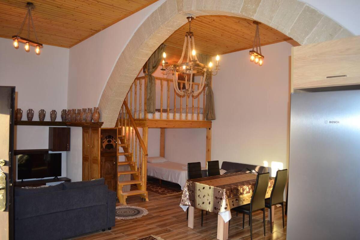Michaelas Traditional House Appartement Fánai